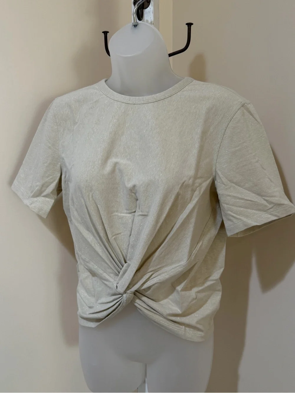 NWOT LULULEMON CRESCENT TEE TWIST FRONT WAIST LENGTH TOP IN BONE SHIMMER SIZE 4